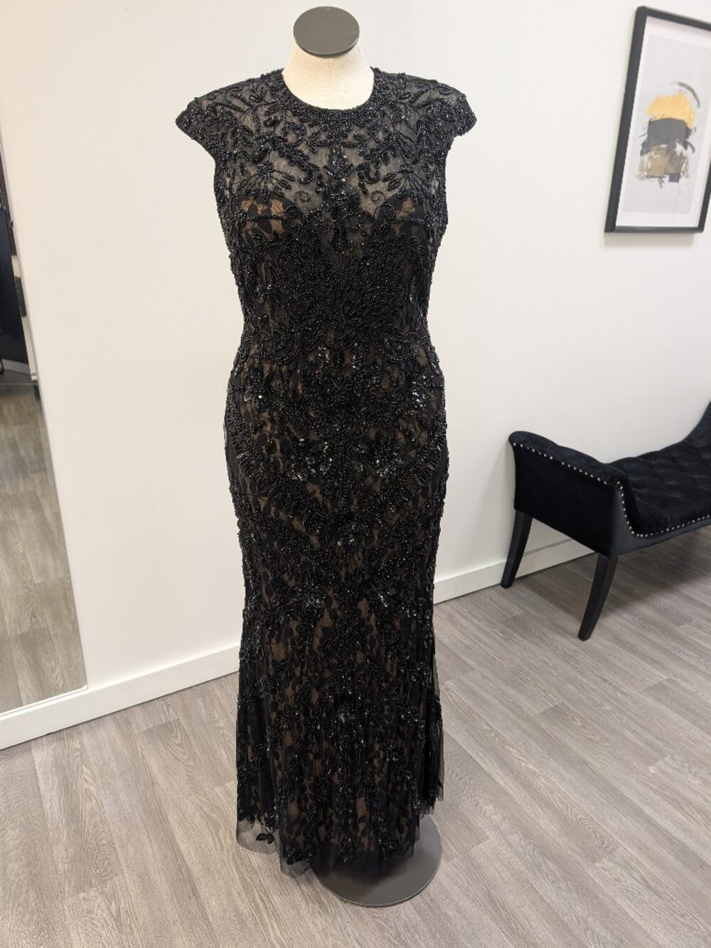 Mac Duggal 94276 Black Embellished Lace Cap Sleeve Gown size 12